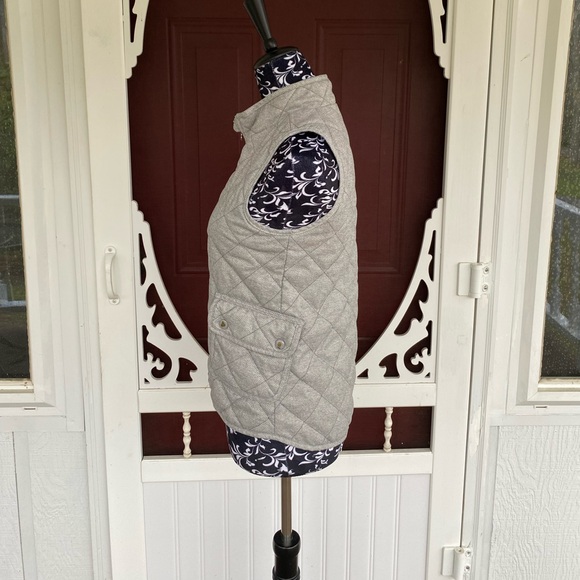 Old Navy Dobby Quilted Gray Sleeveless Jacket Vest Size XL (14) Regular - Picture 7 of 17